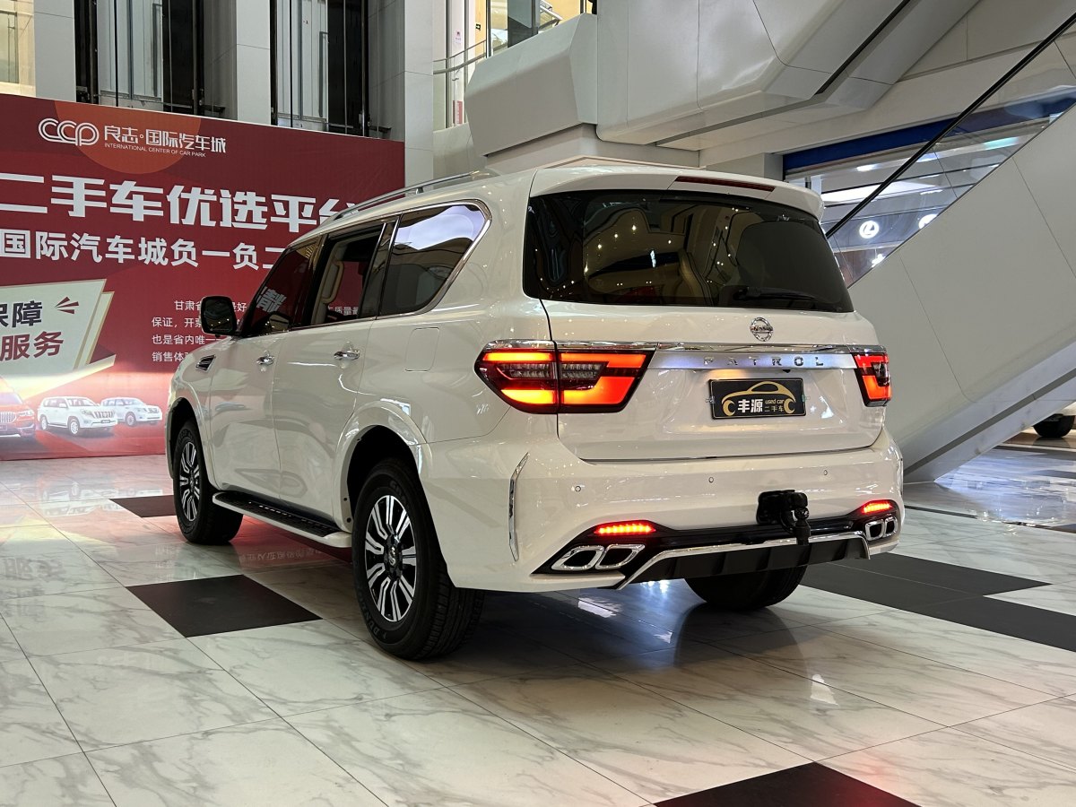 日產(chǎn) 途樂  2018款 4.0L 鉑金型圖片