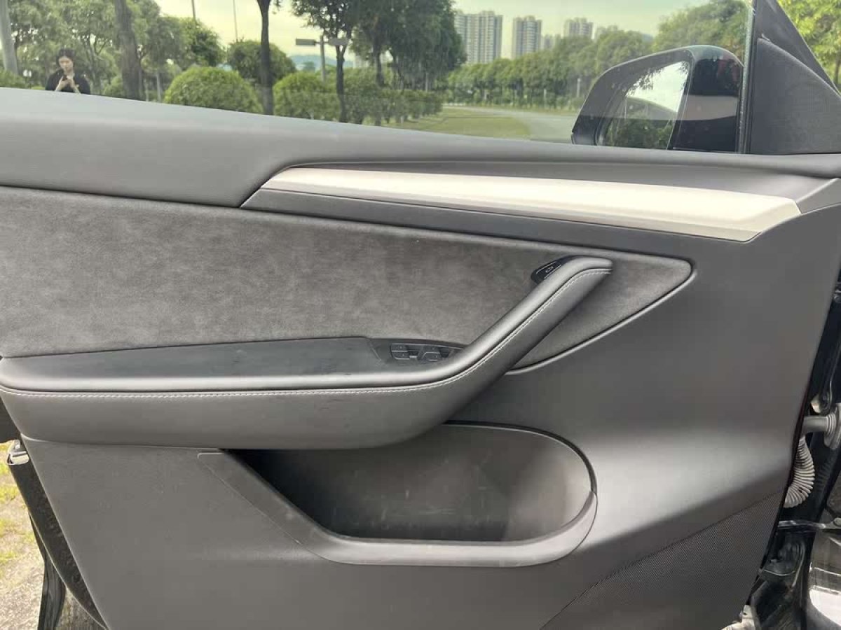 特斯拉 Model Y  2021款 標準續(xù)航后驅版圖片