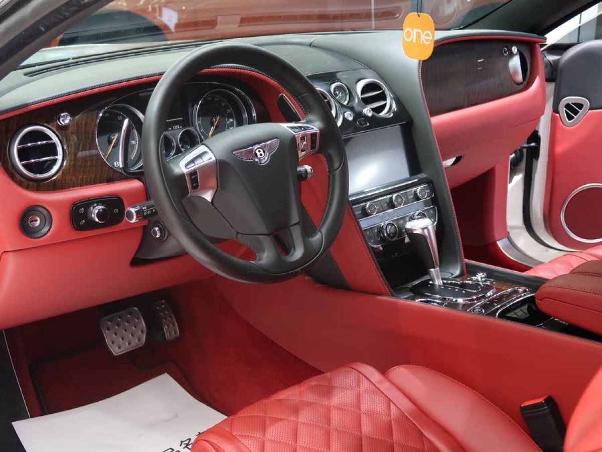 賓利 歐陸  2016款 4.0T GT V8 標(biāo)準(zhǔn)版圖片