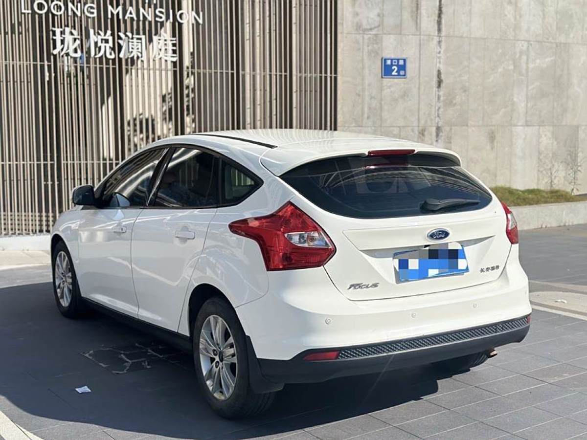 福特 ?？怂? 2012款 兩廂 1.6L 自動(dòng)舒適型圖片