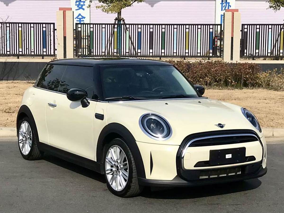 MINI MINI  2022款 改款 1.5T COOPER 經(jīng)典派圖片