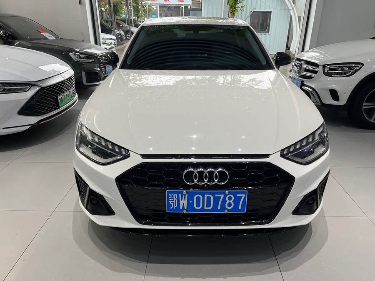 奧迪 奧迪A4L  2022款 40 TFSI 豪華動(dòng)感型圖片