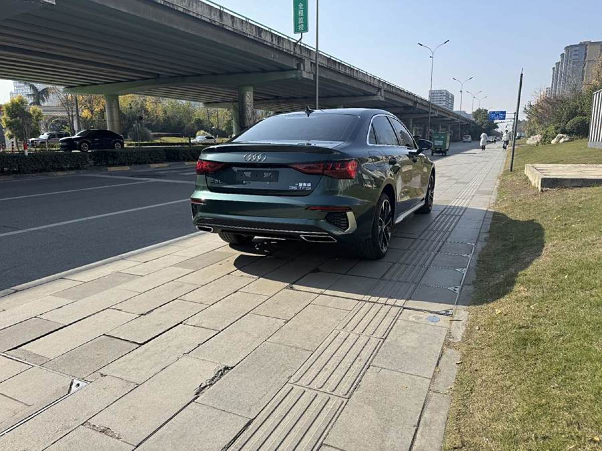 奧迪 奧迪A3  2023款 改款 A3L Limousine 35 TFSI 時尚運(yùn)動型圖片