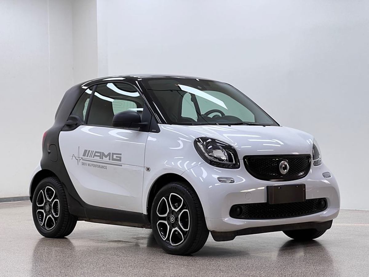 smart fortwo  2019款 0.9T 66千瓦硬頂風(fēng)擎版 國VI圖片