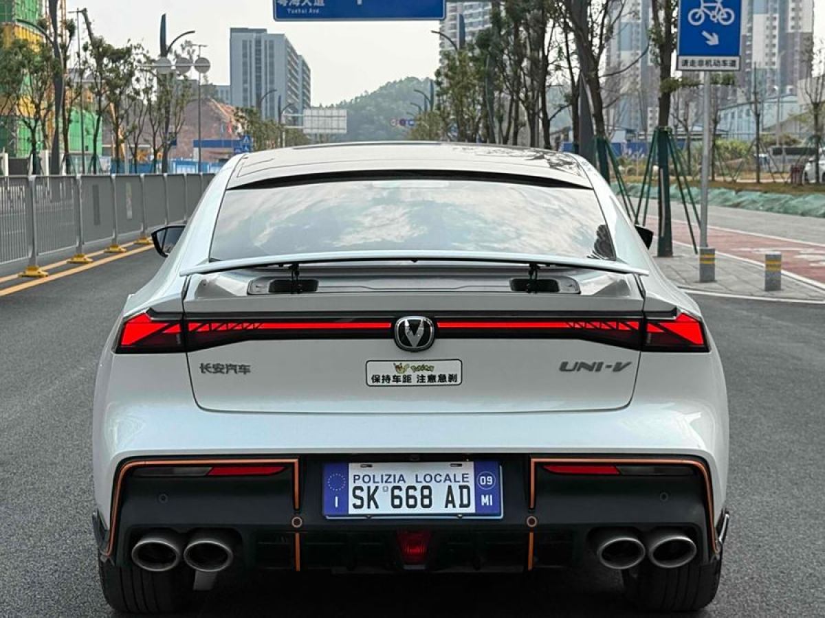 長(zhǎng)安 長(zhǎng)安UNI-V  2023款 1.5T 運(yùn)動(dòng)版圖片