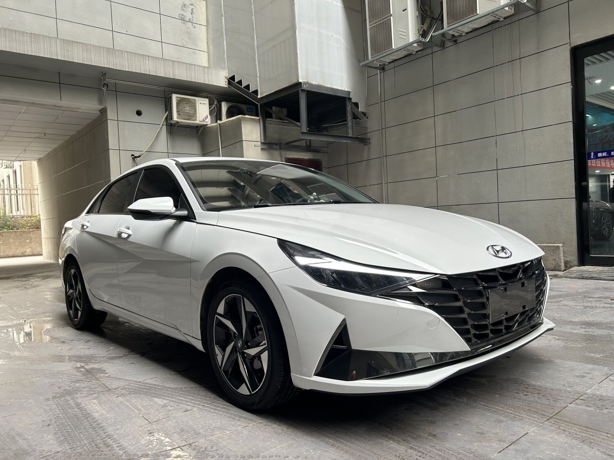 現(xiàn)代 伊蘭特  2022款 1.5L CVT LUX尊貴版圖片