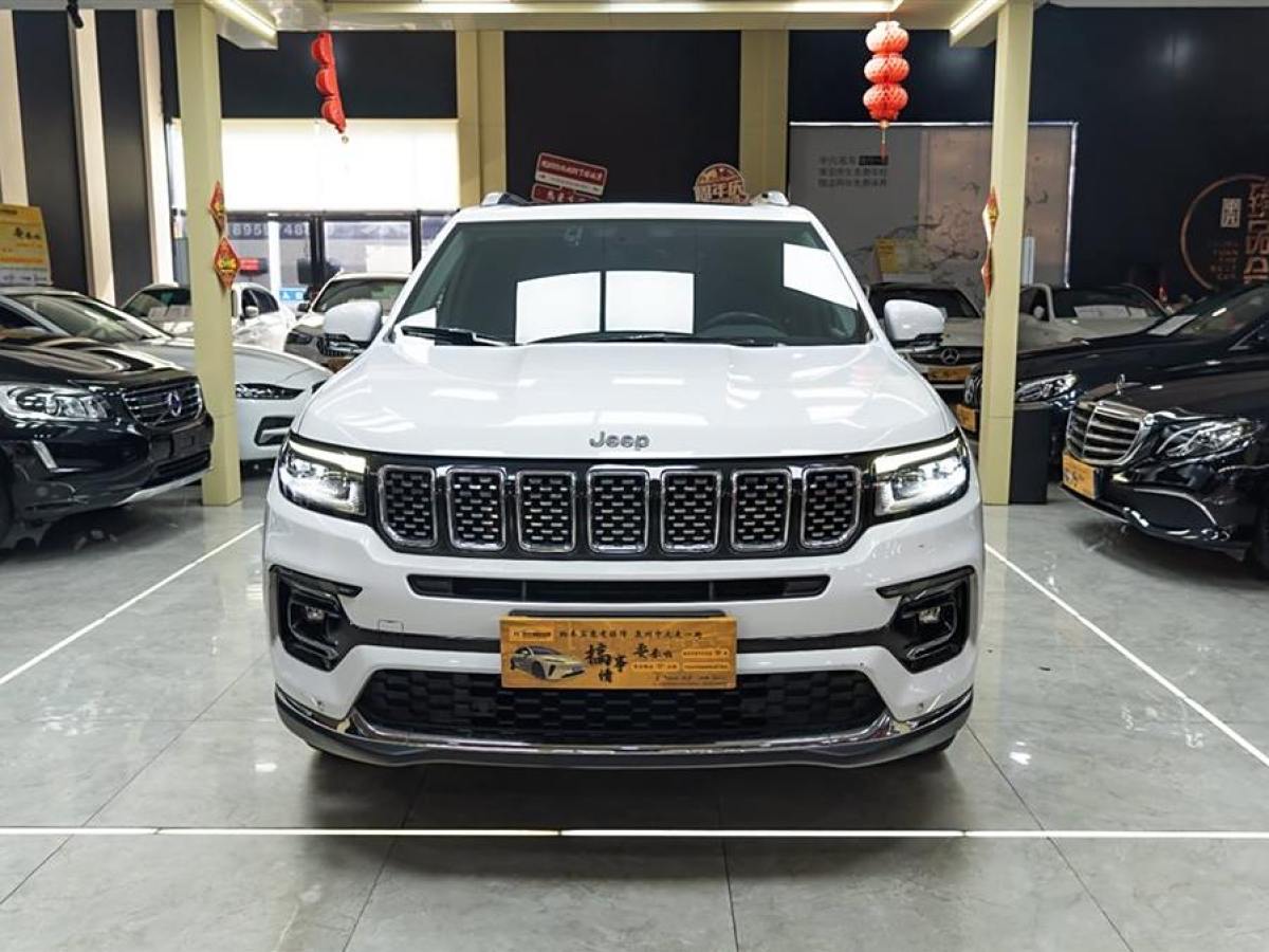 Jeep 大指揮官  2022款 2.0T 兩驅(qū)豪華版圖片