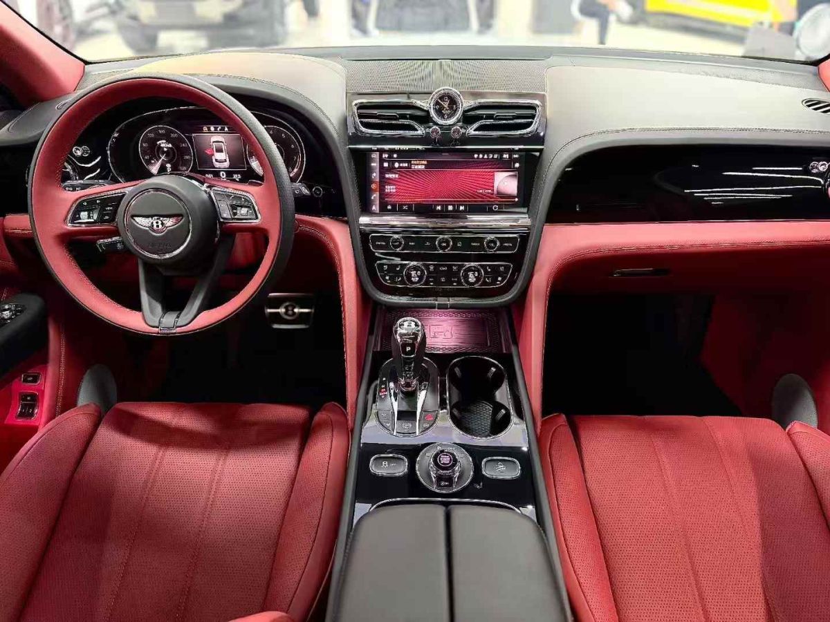 賓利 添越  2023款 4.0T V8 長(zhǎng)軸距版圖片