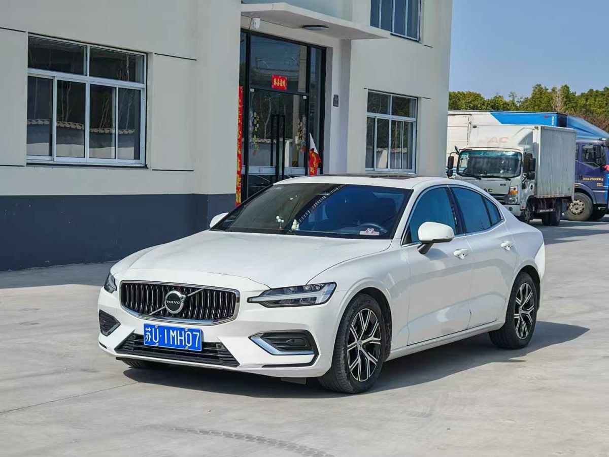 沃爾沃 S60L  2023款 B3 智行豪華版圖片