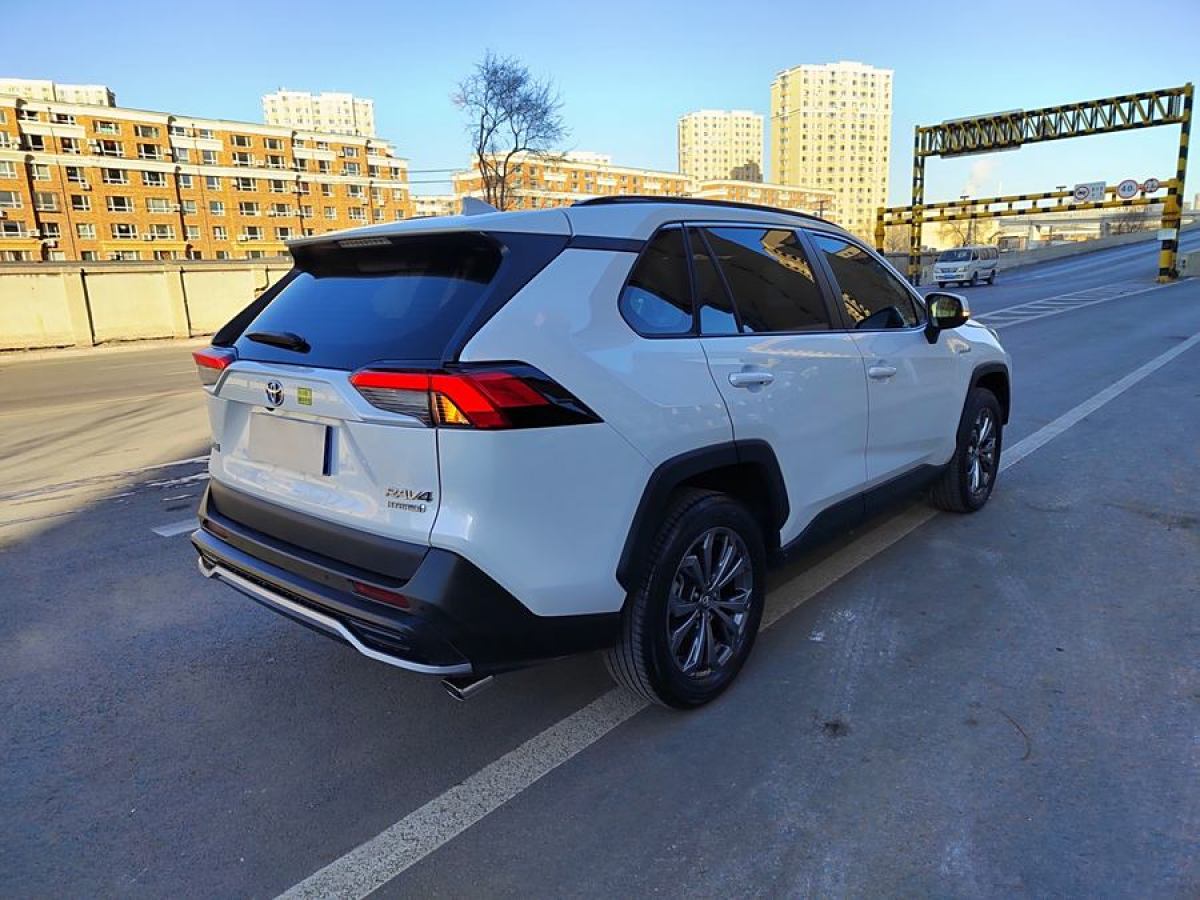 豐田 RAV4榮放  2023款 雙擎 2.5L E-CVT兩驅(qū)精英Plus版圖片