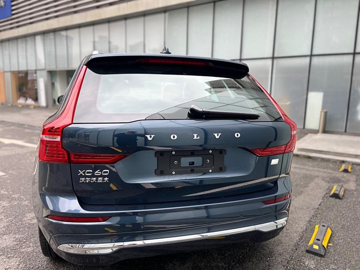 沃爾沃 XC60新能源  2024款 T8 插電混動 長續(xù)航四驅(qū)智雅豪華版圖片