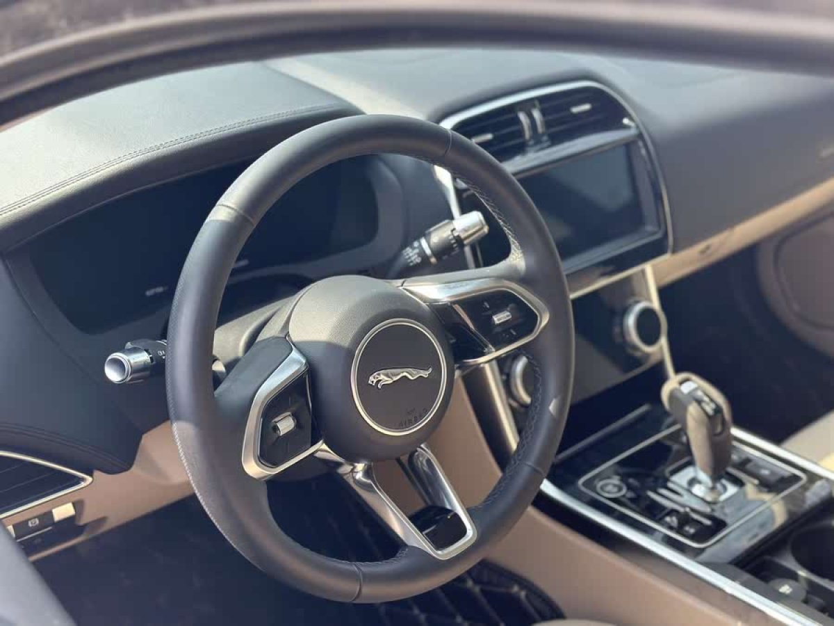 捷豹 XEL  2020款 2.0T 250PS SE科技優(yōu)雅版圖片