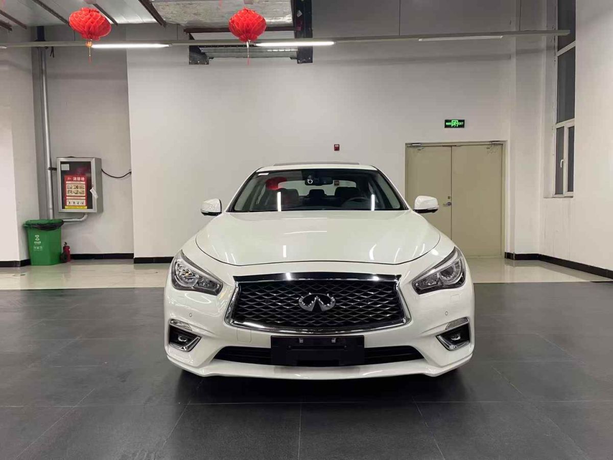 英菲尼迪 Q70  2019款 Q70L 2.0T 奢華版圖片