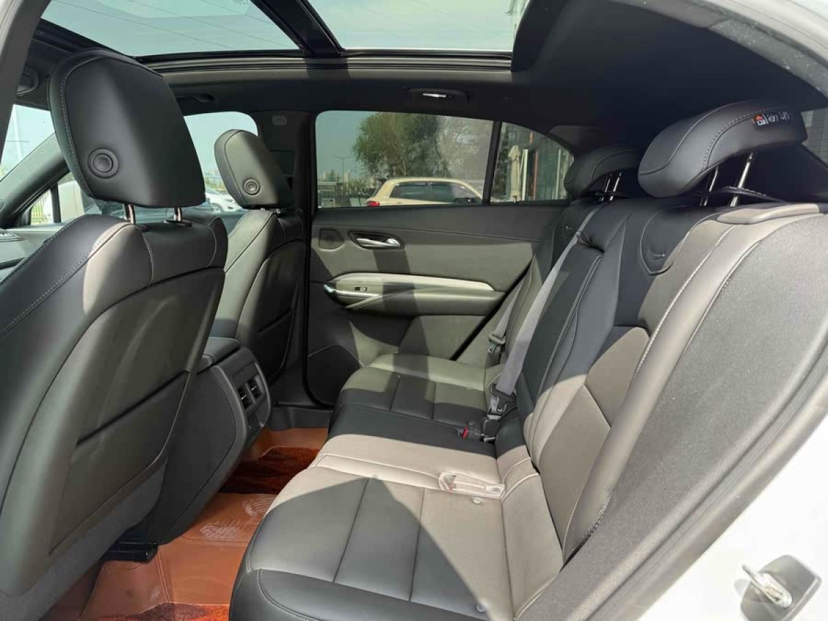 凱迪拉克 XT4  2021款 28T 兩驅(qū)領(lǐng)先型圖片