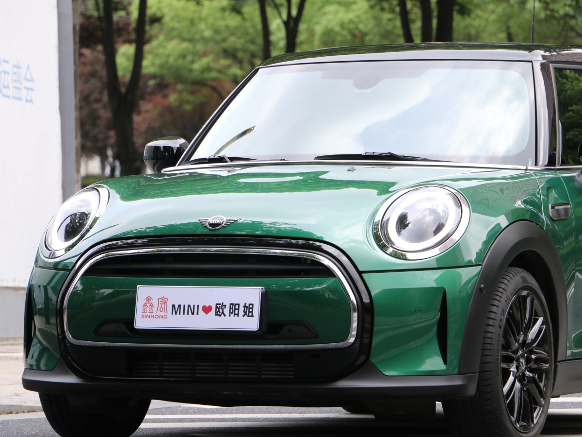 MINI MINI  2022款 改款 1.5T COOPER 經(jīng)典派 五門版圖片