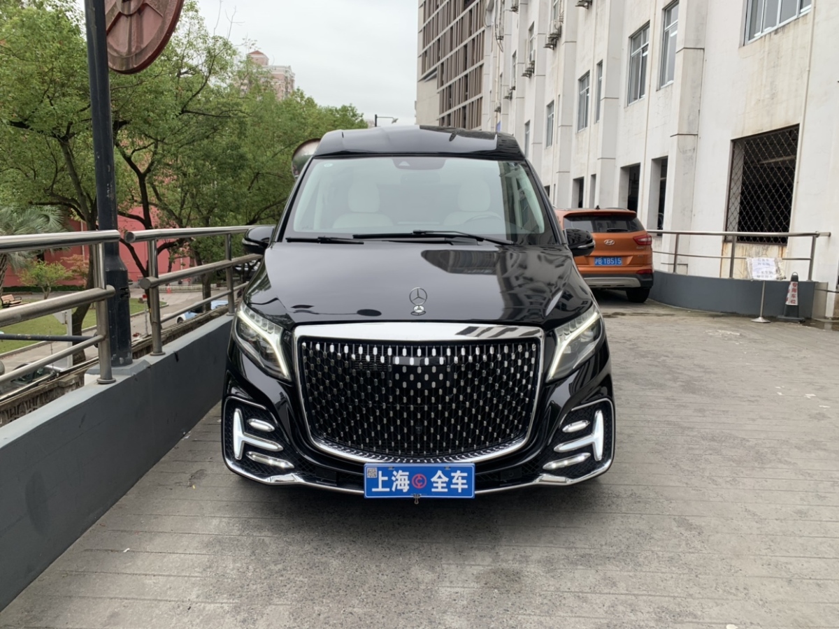 奔馳 V級(jí)  2021款 V 260 L 長(zhǎng)軸距尊貴版圖片