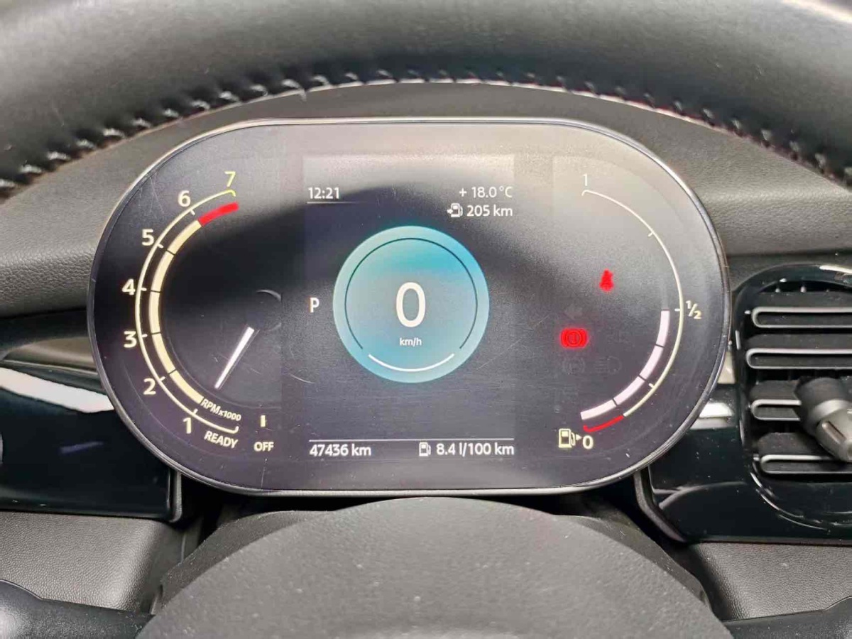 MINI MINI  2022款 改款 1.5T COOPER 藝術(shù)家 五門(mén)版圖片