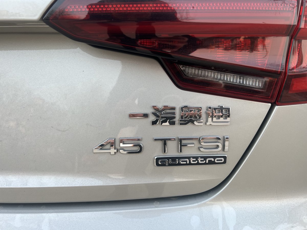 奧迪 奧迪A4L  2018款 30周年年型 45 TFSI quattro 個性運動版圖片