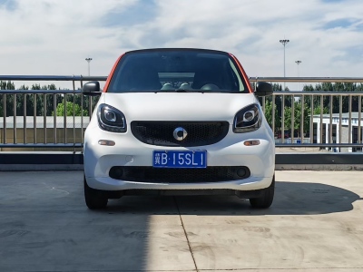 2019年4月 smart fortwo 1.0L 52千瓦耀金特别版图片