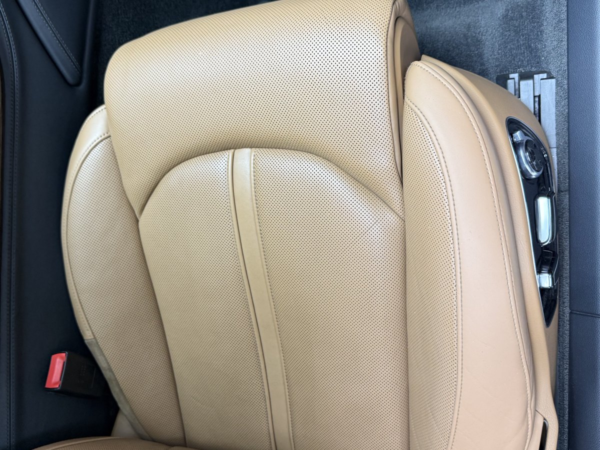 奧迪 奧迪A8  2014款 A8L 45 TFSI quattro豪華型圖片