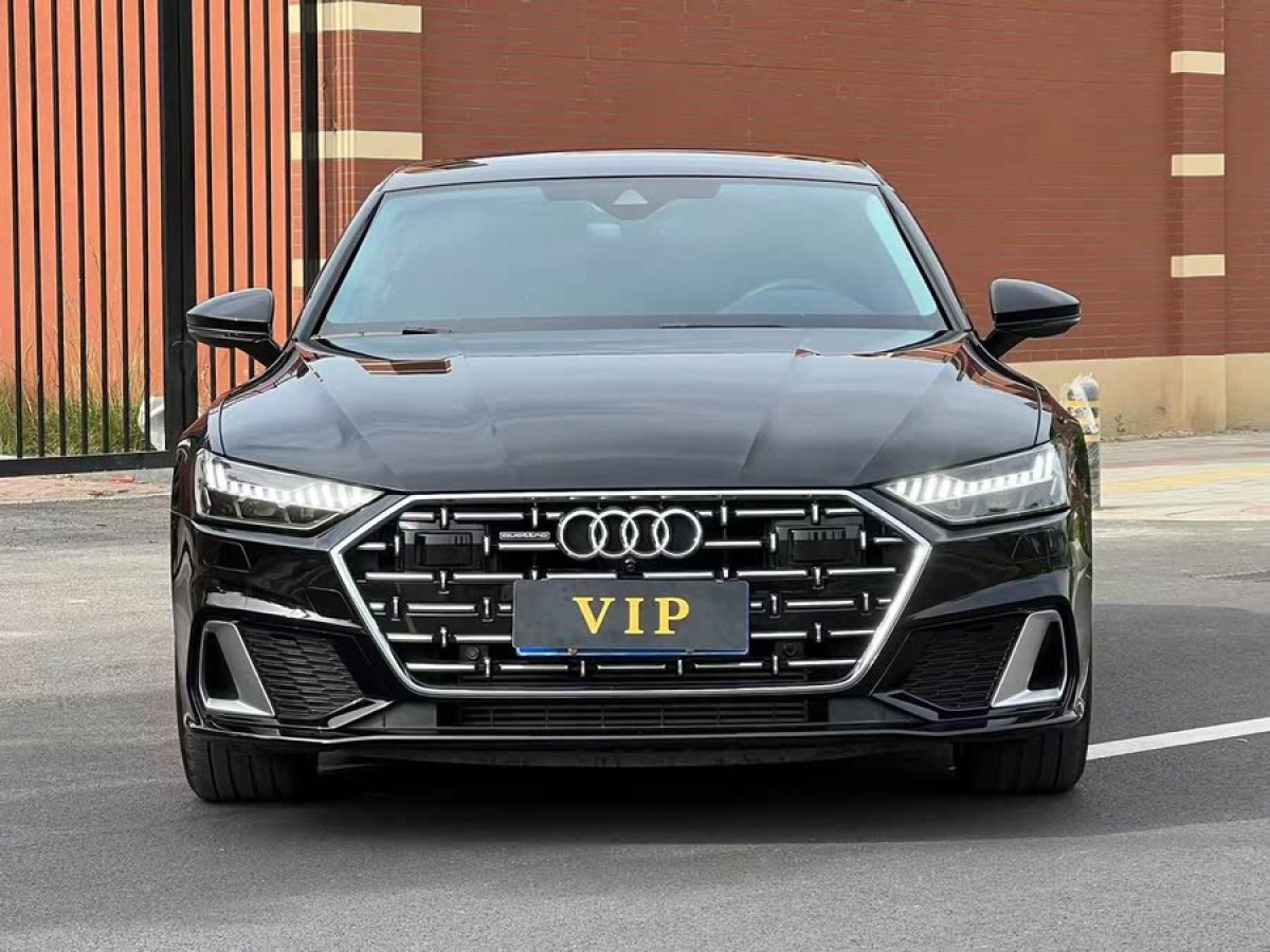 奧迪 奧迪A7L  2024款 45TFSI quattro S-line 見(jiàn)遠(yuǎn)型 流晶套裝圖片