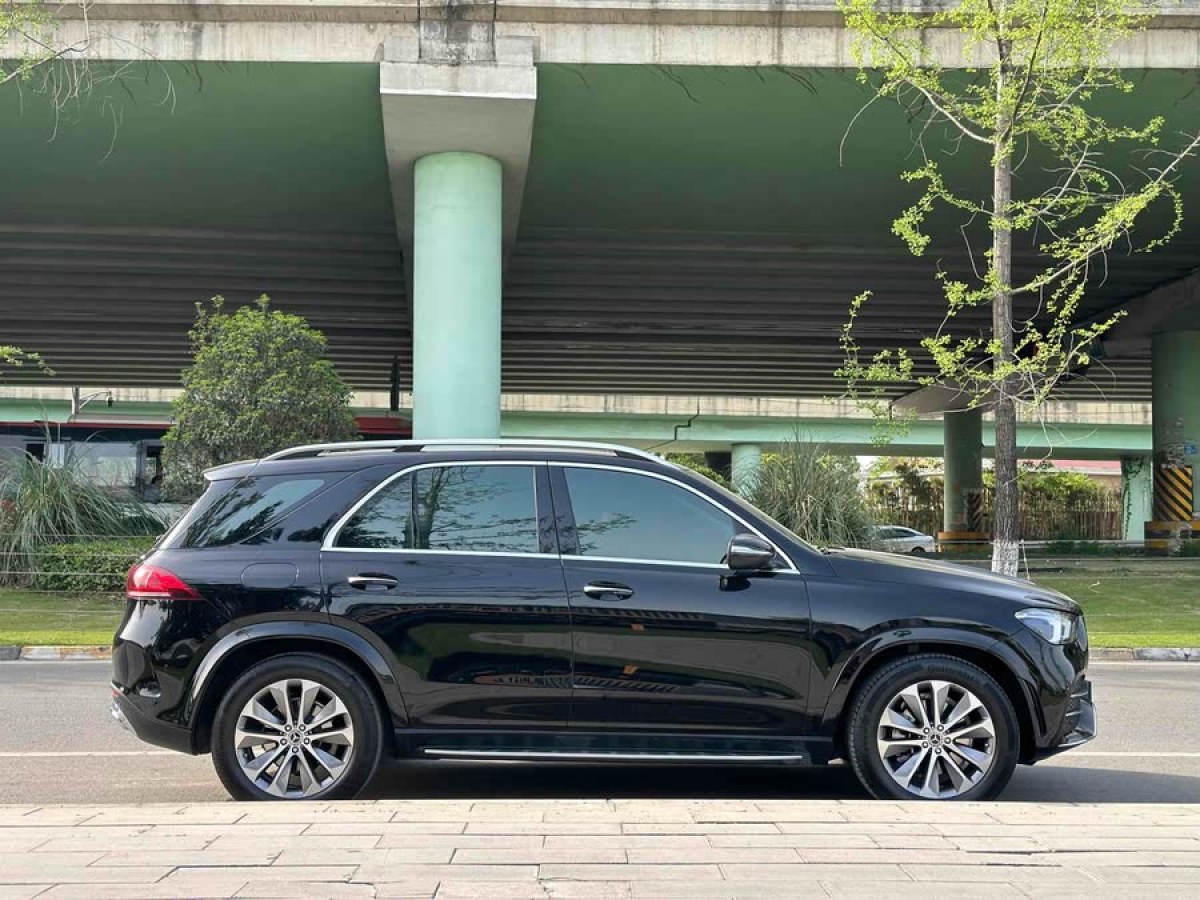 奔馳 奔馳GLE  2024款 改款 GLE 350 4MATIC 時(shí)尚型圖片