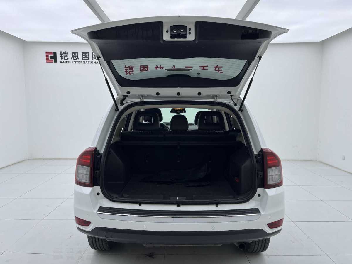 Jeep 指南者  2014款 改款 2.4L 四驅(qū)舒適版圖片