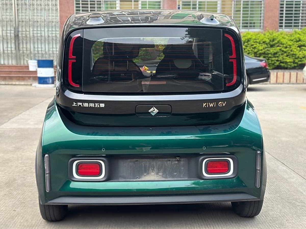 寶駿 寶駿KiWi EV  2022款 設(shè)計師輕享版 三元鋰圖片