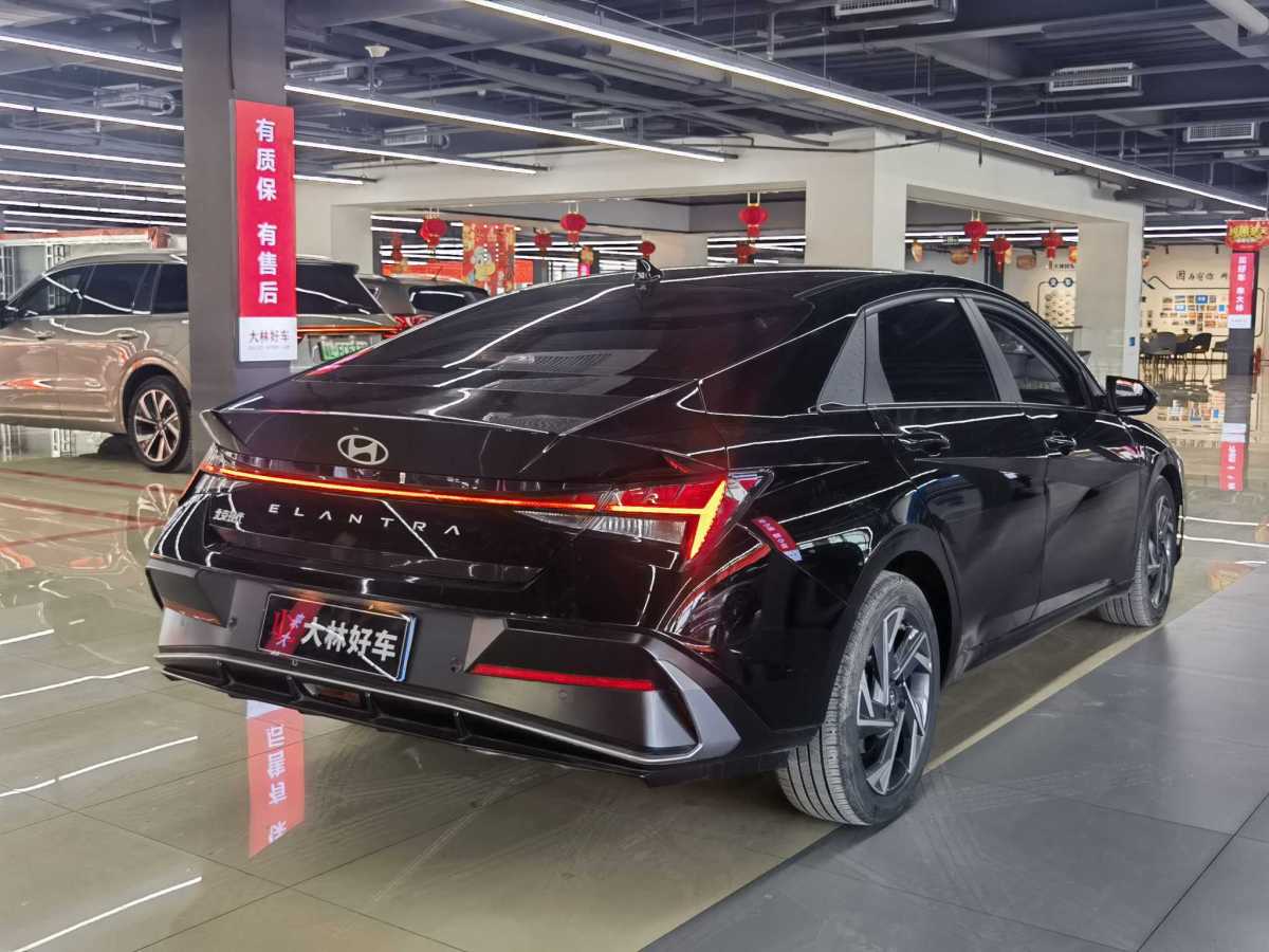 現(xiàn)代 伊蘭特  2023款 1.5L CVT LUX尊貴版圖片