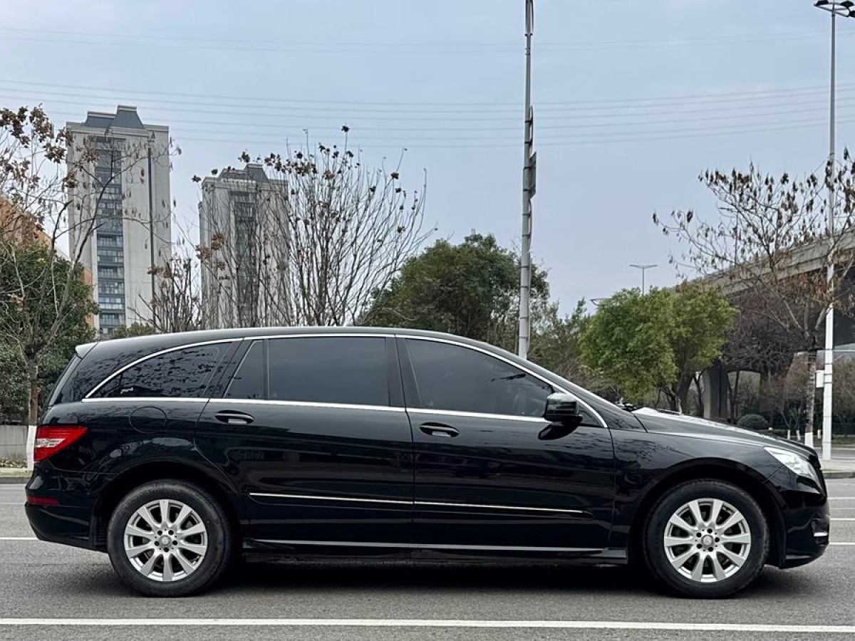 奔馳 奔馳R級(jí)  2014款 R 320 4MATIC 商務(wù)型圖片