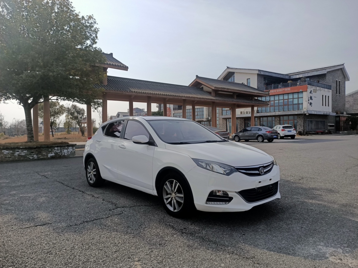 長(zhǎng)安 逸動(dòng)XT  2016款 1.6L 手動(dòng)俊酷型圖片