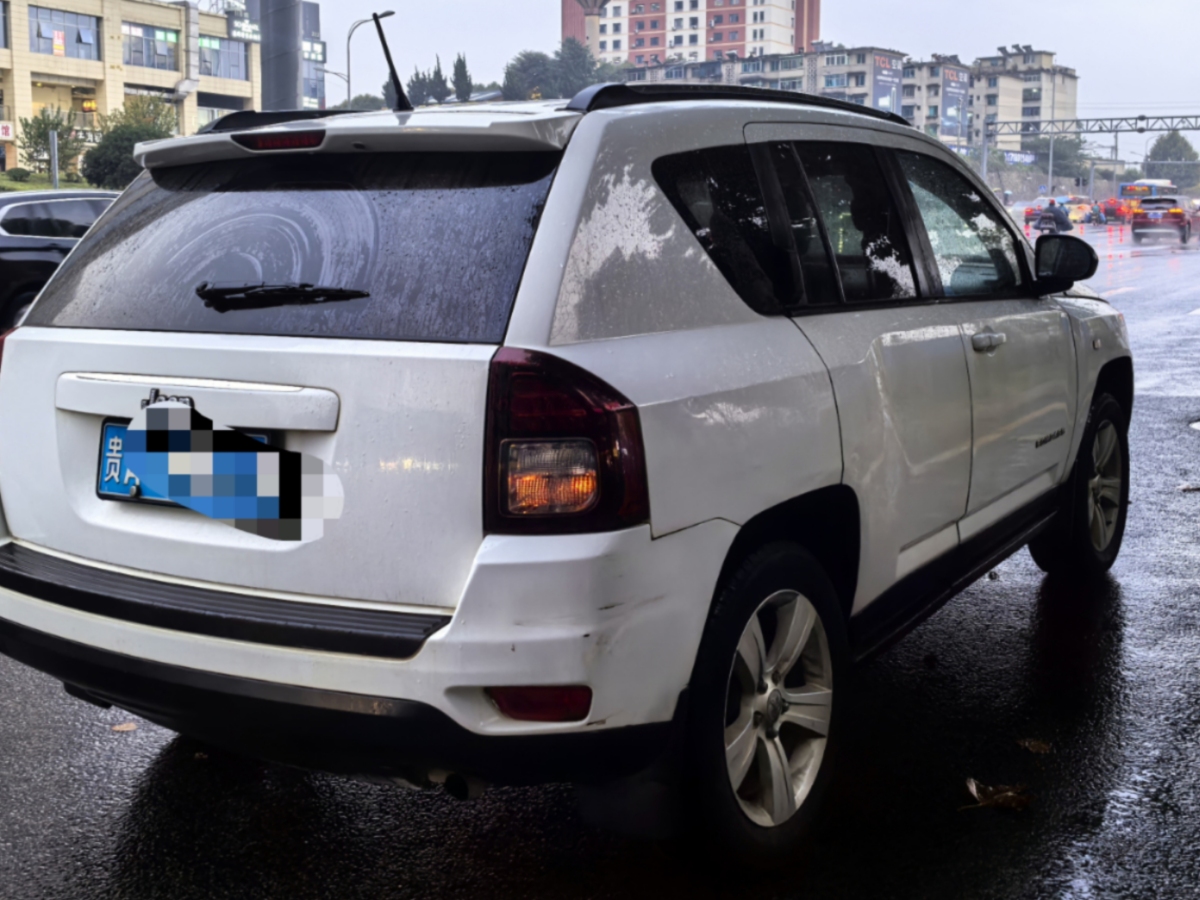 Jeep 指南者  2014款 2.4L 四驅(qū)運(yùn)動(dòng)版圖片