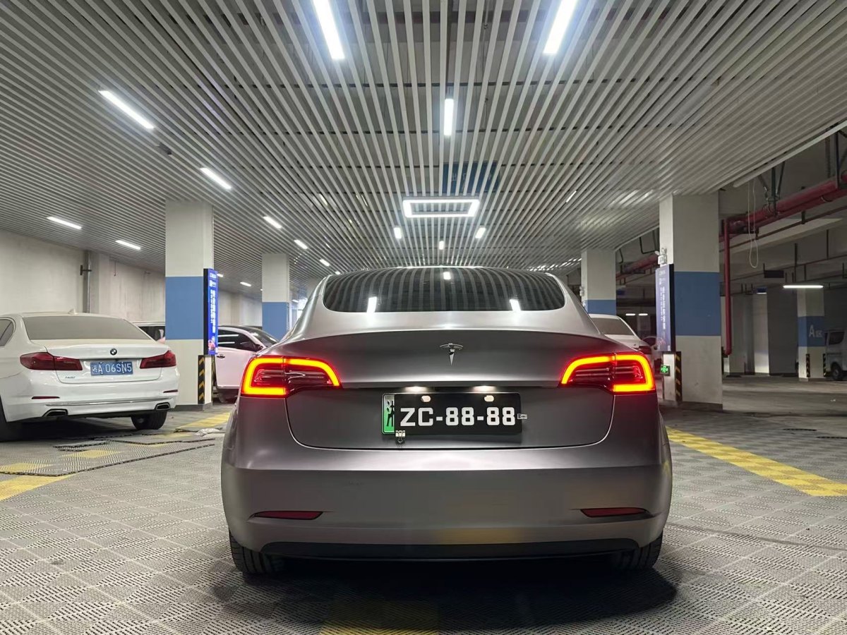 特斯拉 Model 3  2019款 標(biāo)準(zhǔn)續(xù)航后驅(qū)升級版圖片