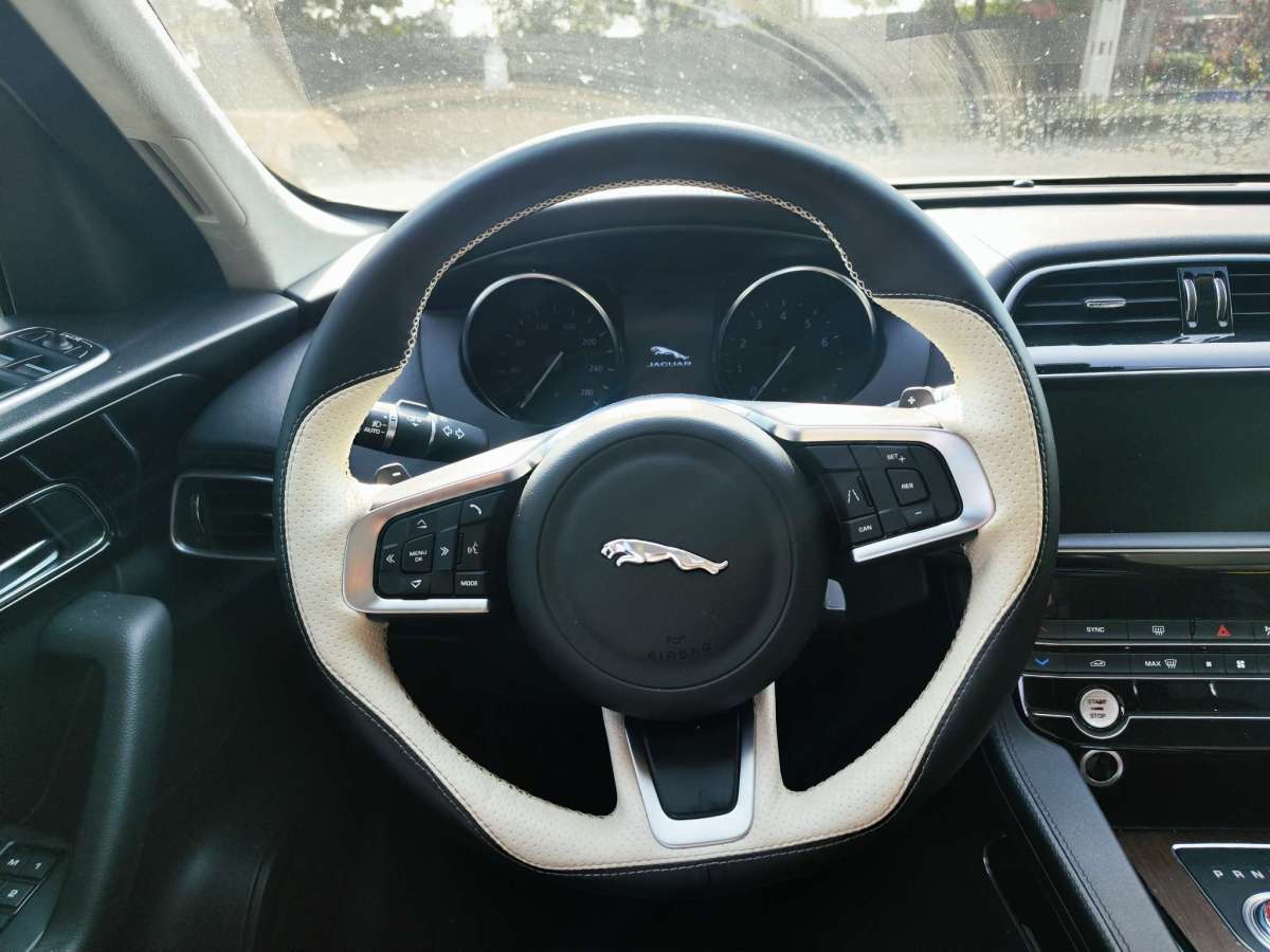 2020年04月捷豹 F-PACE  2020款 2.0T 都市尊享版