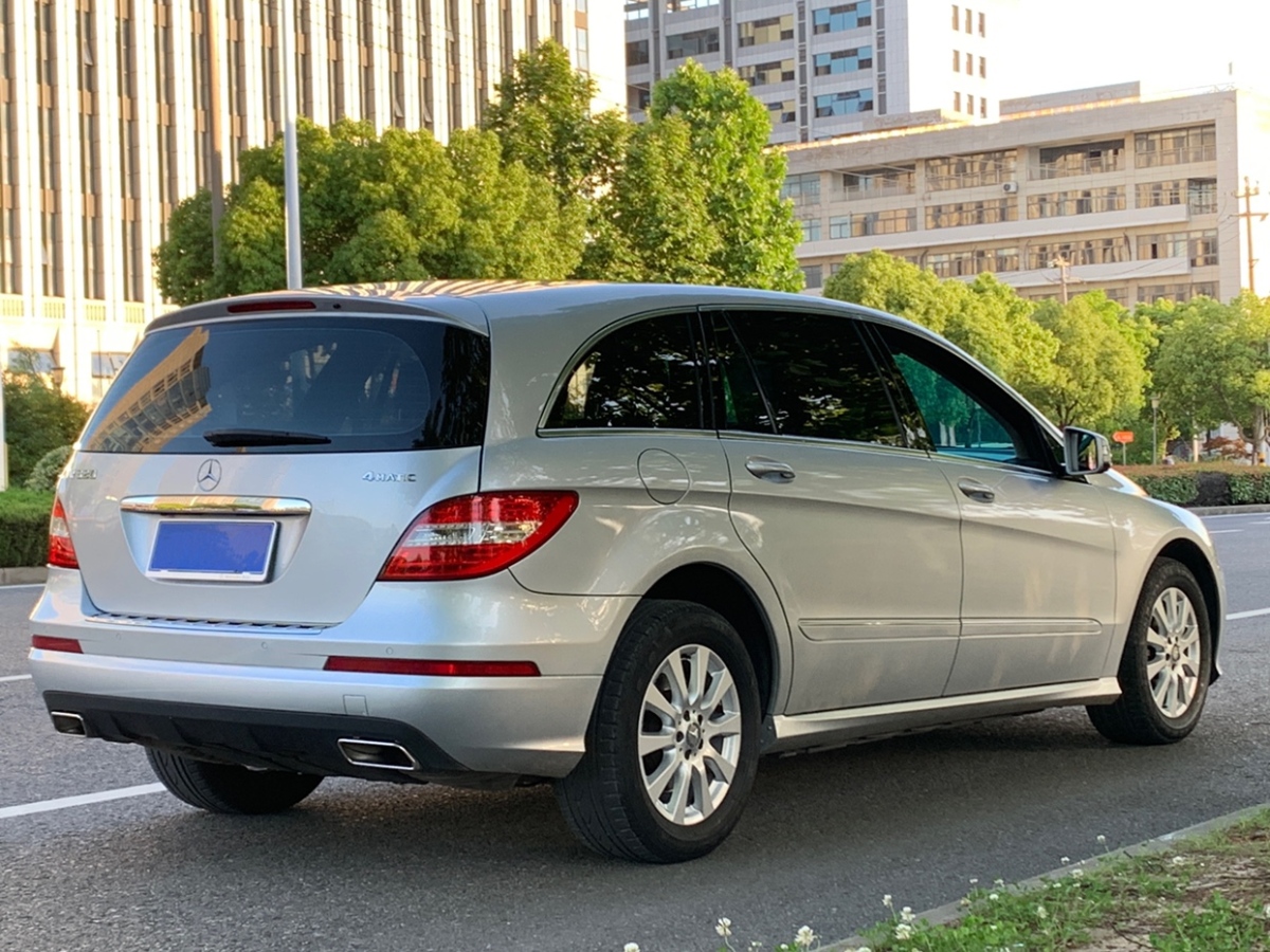 奔驰 奔驰R级  2014款 R 320 4MATIC 豪华型图片