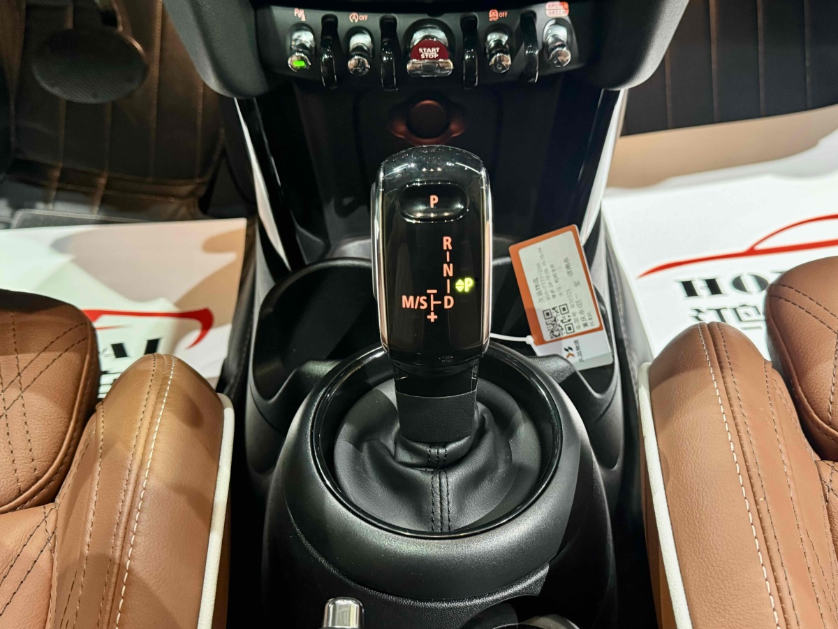 2020年10月MINI MINI  2020款 1.5T COOPER 藝術家 五門版