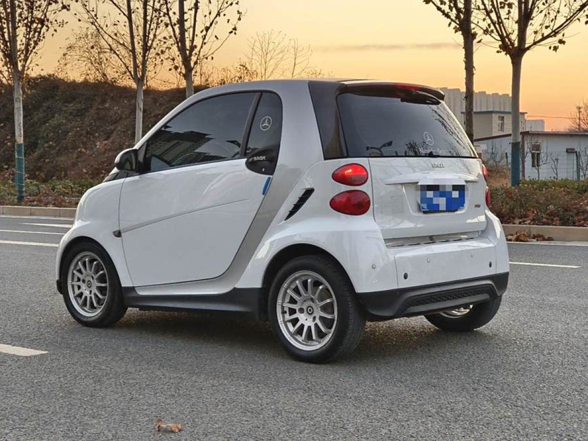 smart fortwo  2014款 1.0 MHD 硬頂城市光波激情版圖片