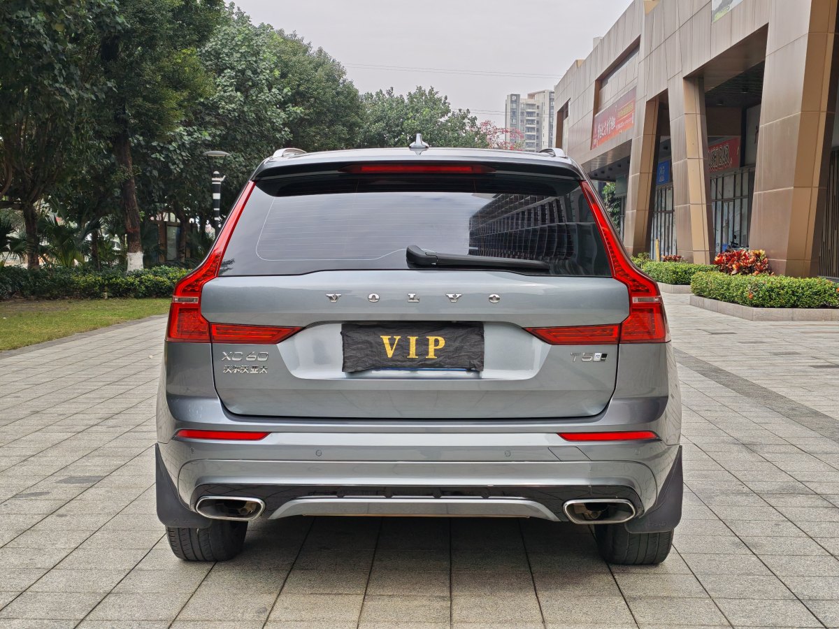 沃爾沃 XC60  2019款 T5 四驅(qū)智遠(yuǎn)運(yùn)動(dòng)版 國(guó)VI圖片