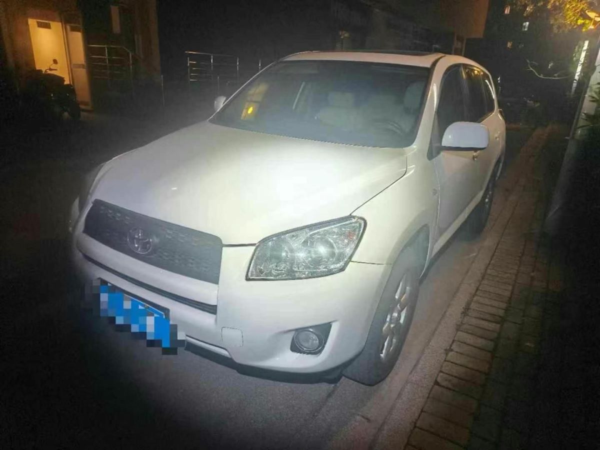 豐田 RAV4榮放  2011款 2.0L 自動(dòng)豪華版圖片