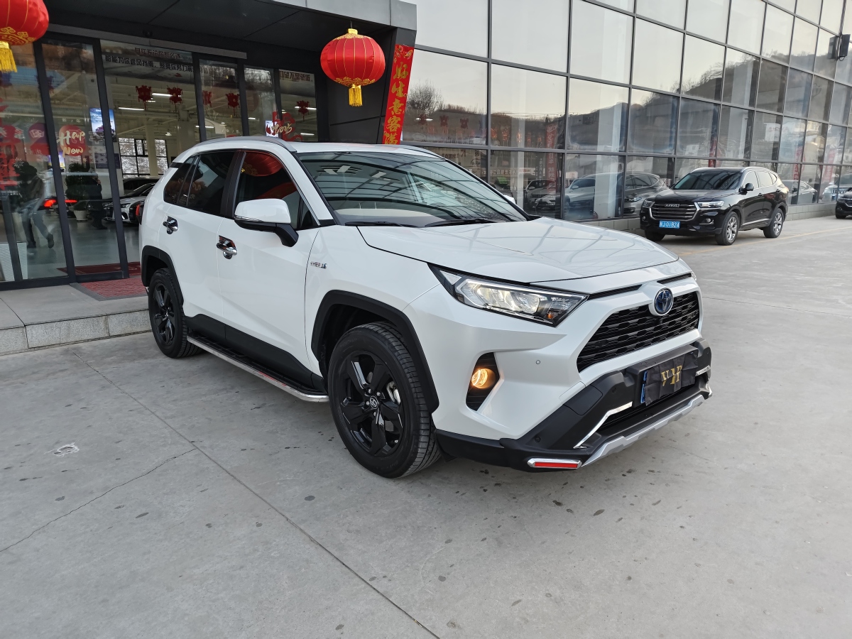 豐田 RAV4榮放  2023款 雙擎 2.5L E-CVT四驅(qū)精英Plus版圖片