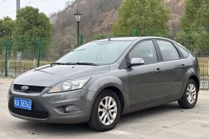?？怂?福特 兩廂經(jīng)典 1.8L 自動酷白典藏版
