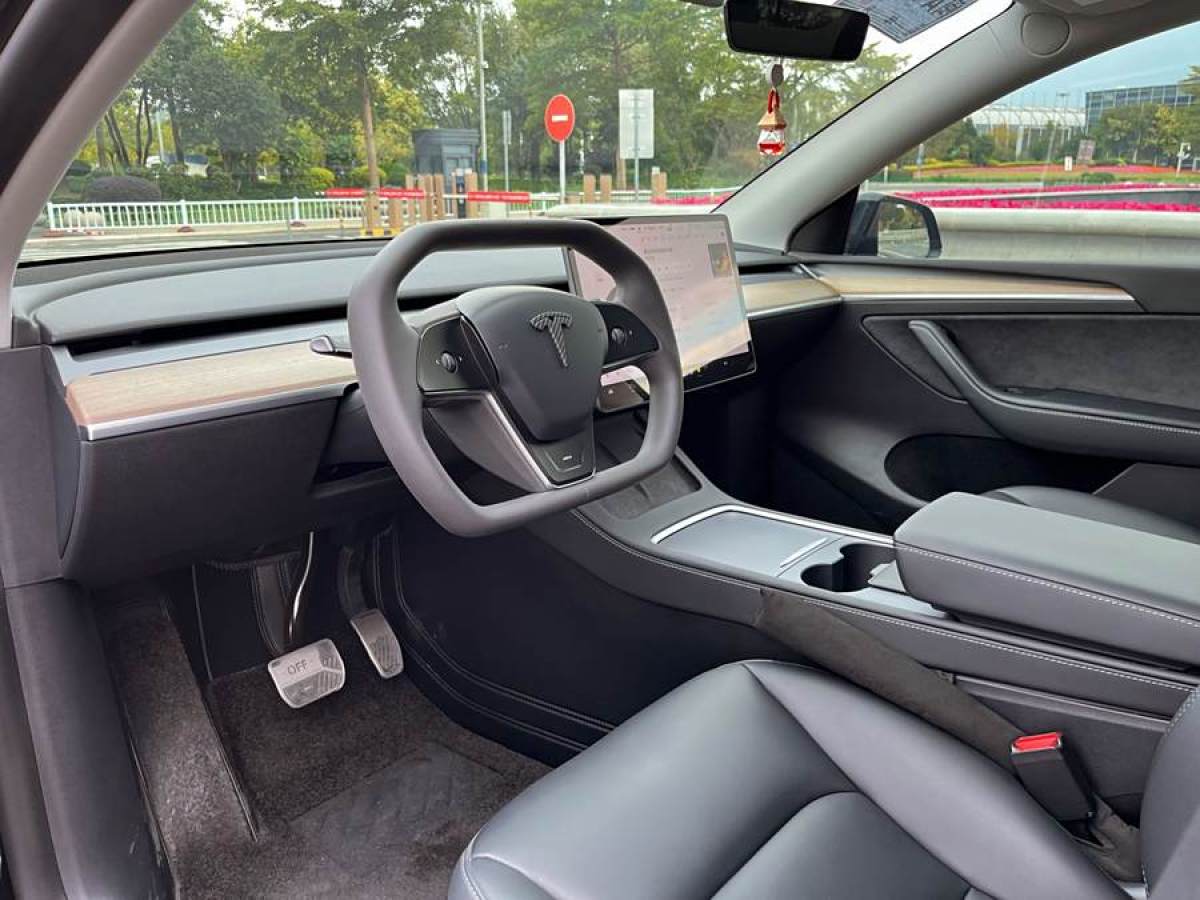 特斯拉 Model Y  2022款 改款 長(zhǎng)續(xù)航全輪驅(qū)動(dòng)版圖片