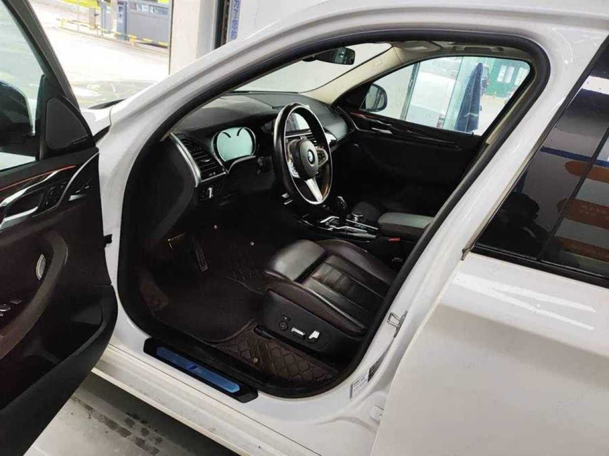 寶馬 寶馬X3  2018款 xDrive30i 領(lǐng)先型 M運(yùn)動套裝 國V圖片