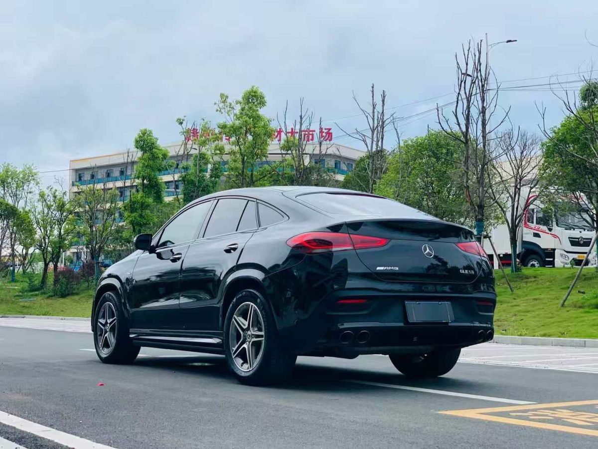 奔馳 奔馳GLC  2022款 GLC 300 4MATIC 轎跑SUV圖片