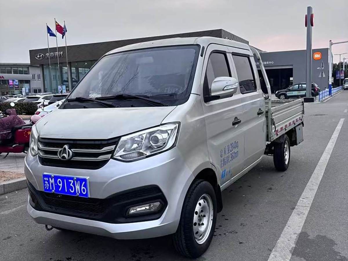 長(zhǎng)安跨越 跨越王X1  2022款 1.2L舒適型載貨汽車(chē)單排雙后輪2990軸距3.05米LJ469Q-AEB圖片