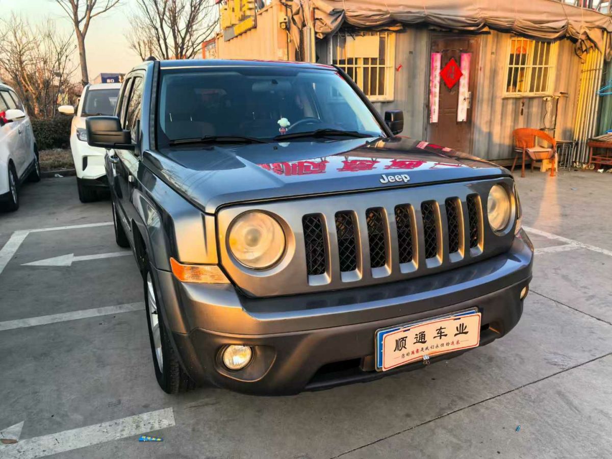 Jeep 自由客  2012款 2.4 豪華版圖片