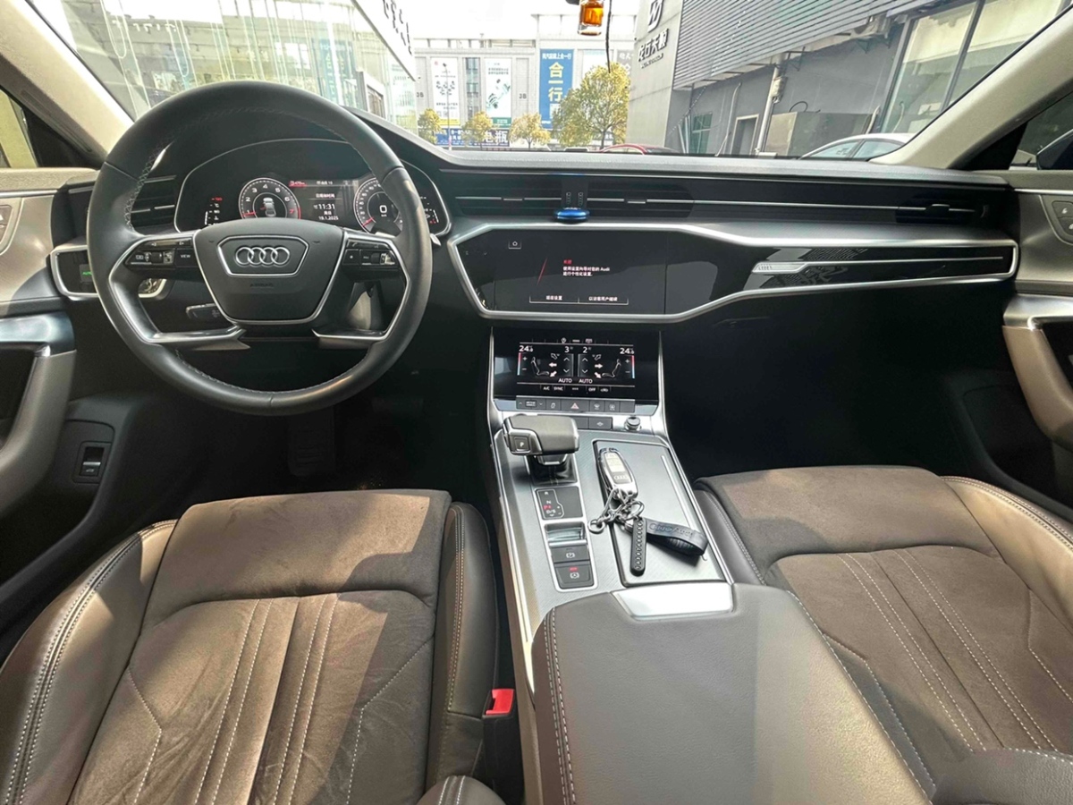 奧迪 奧迪A7L  2024款 45TFSI S-line 筑夢(mèng)型 流晶套裝圖片