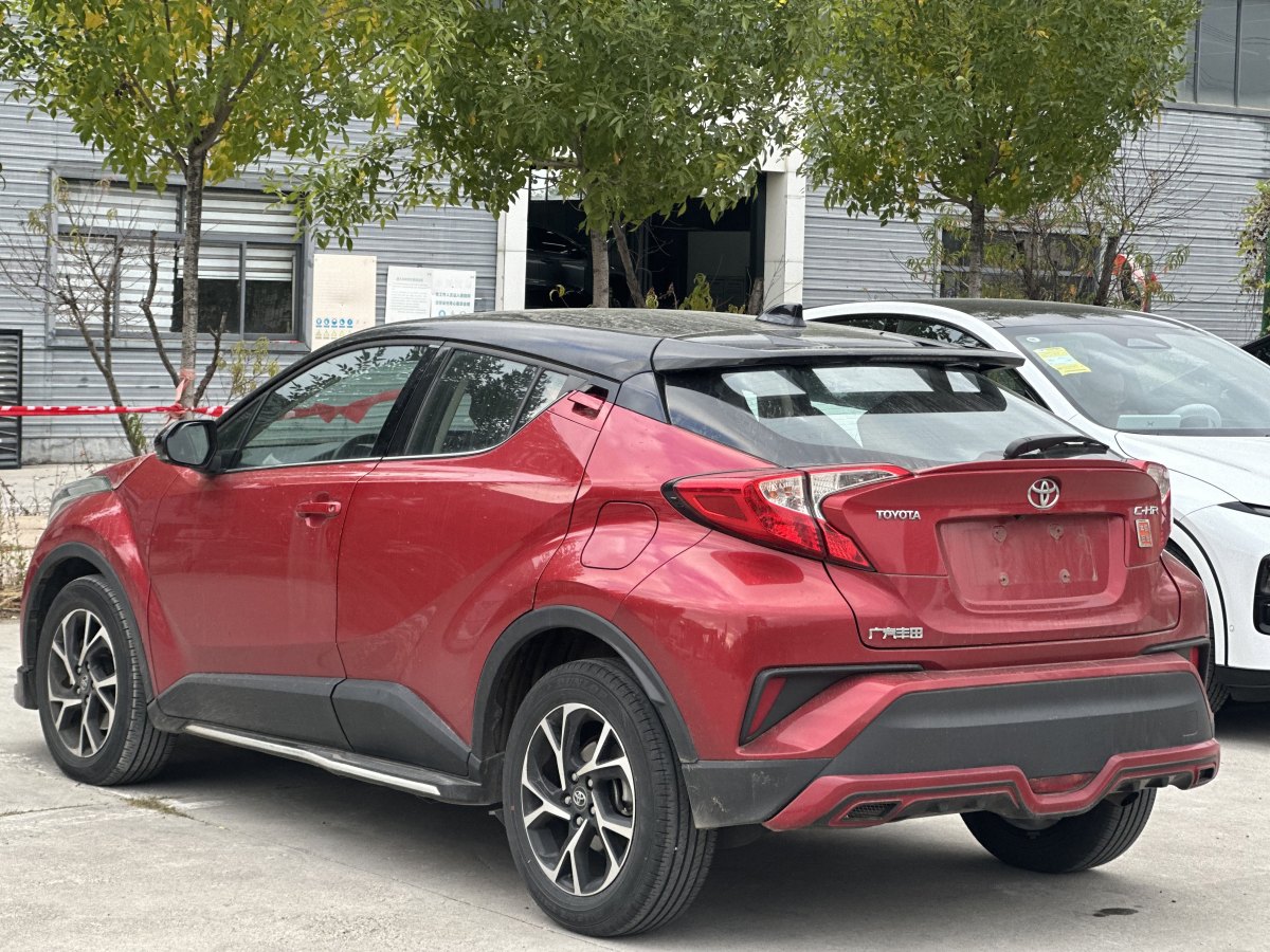 豐田 C-HR  2020款 2.0L 領(lǐng)先版圖片