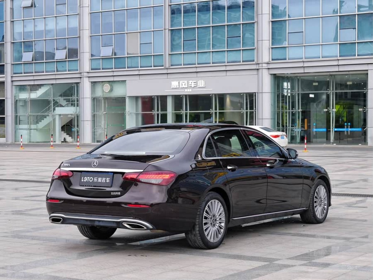 奔馳 奔馳E級  2022款 改款 E 300 L 豪華型圖片