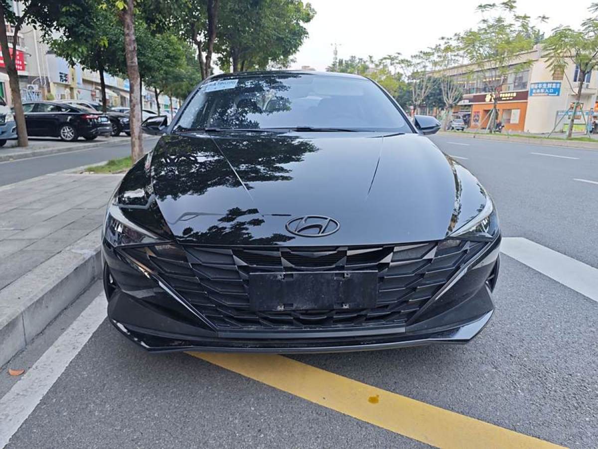 現(xiàn)代 伊蘭特  2022款 1.5L CVT LUX黑騎士限量版圖片